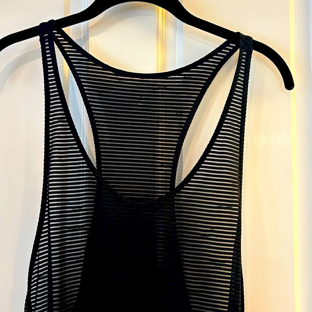 Crop black Lululemon tank